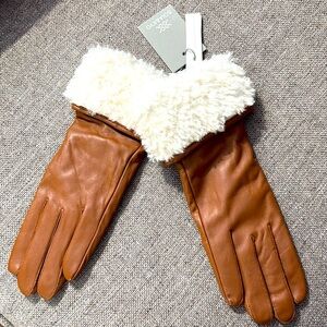 End of season! NWT leather Soia & Kyo gloves
